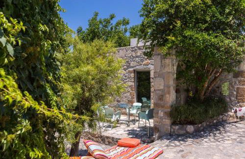 Muazzo Creta Stone House, Nature Escape with Pool, By ThinkVilla - Foto 27