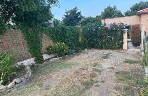 Studio tout équipé à la nuitée ou plus,proche aéroport Bastia - Foto 9