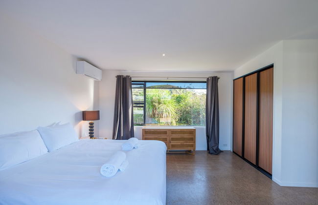 Wharetana Bay Villa with beach walkway - Foto 4