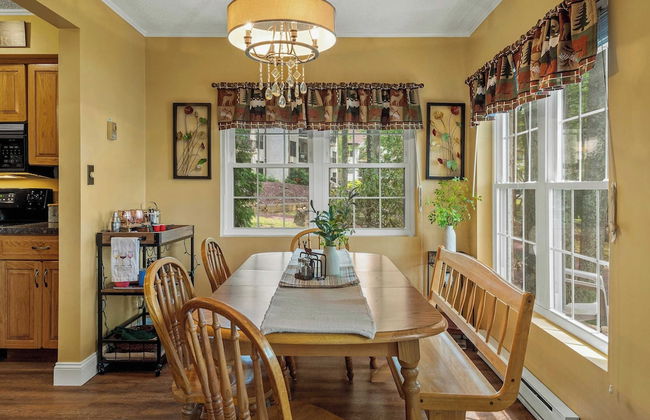 Boulder Lake-scape Lakefront Views + Firepit Central, Walkable Location - Foto 32