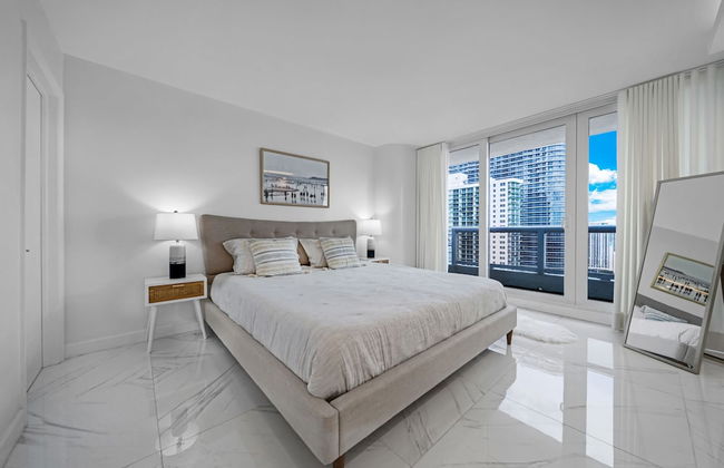 Modern Apartments Biscayne Bay - Photo 7