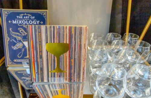 The Ultimate Double Rooftop Deck with Skyline Views - Foto 15