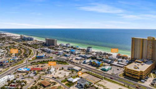 PCB Sleeps 22! 2 Homes, 2 Pools, 2 Mini Golf - Foto 5