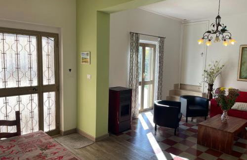 Hillside Escape with Pool - Foto 9