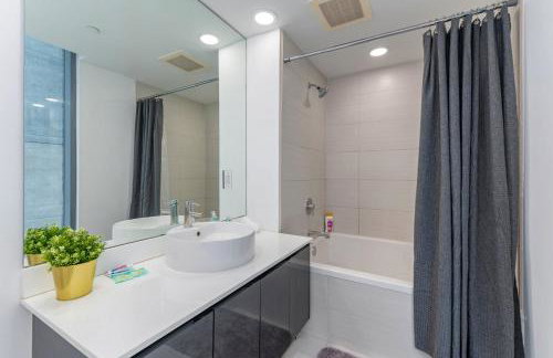 Spacious and bright in the heart of Brickell - Foto 15