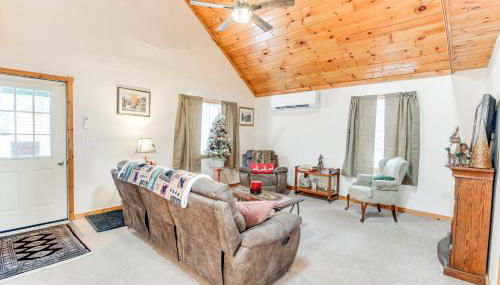 Charming and Cozy Cabin Near Lake Champlain! - Foto 4