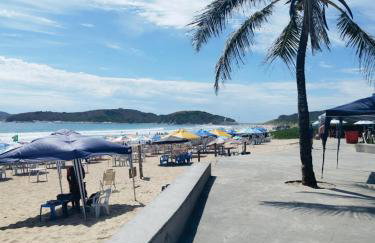 De frente a Praia do Peró, Da janela Maravilhe-se com a Vista! Apto tipo flat, Pé na Areia, Piscina, Wi Fi - Foto 50