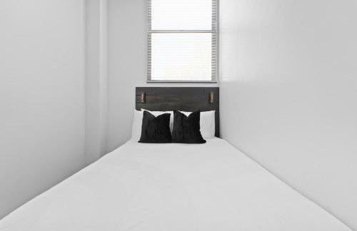 The Neon Elm Hotel - Foto 58