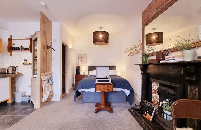 Stylish Town Centre Apartments - Photo 22