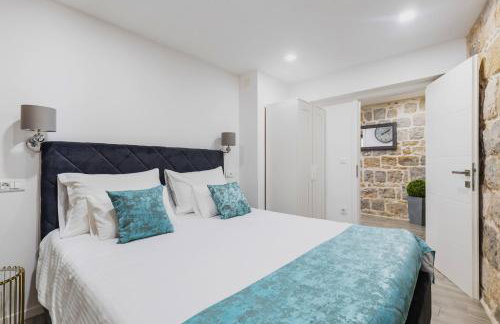 Heritage apartman Geza in centar with private parking - Photo 2