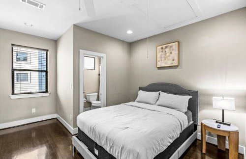 Gorgeous Property Near Convention Center - Foto 17