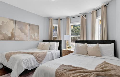 LUX Retreat Home with Yard - Foto 5