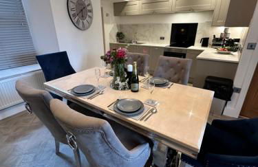 Luxury Pet-Friendly 2 Bed Retreat in Central Bowness with Copper Roll-Top Bath & Sun Terrace - Foto 10