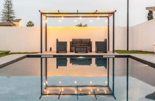 Deep Blue Sea - Photo 44