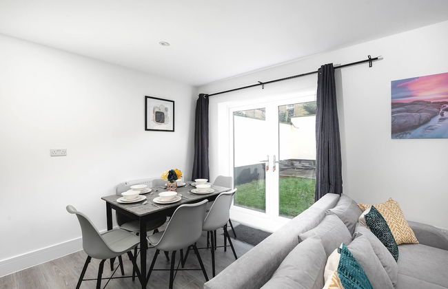 Skyvillion Vineyard Court, Enfield, 2 Bed, With Garden - Photo 16