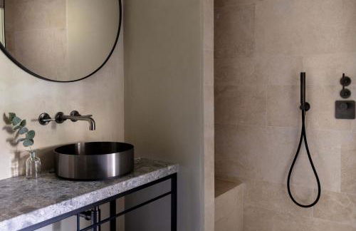 Laqua by the lake - Photo 15