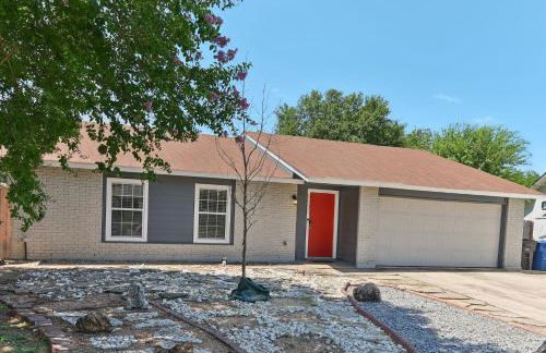 Modern Rental Near Medical Center, Six Flags, UTSA, La Cantera, Lackland AFB - Foto 2