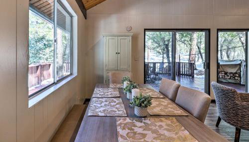 Deck with Wooded Views Rustic-Chic Prescott Cabin! - Foto 5