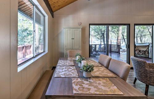 Deck with Wooded Views Rustic-Chic Prescott Cabin! - Foto 5