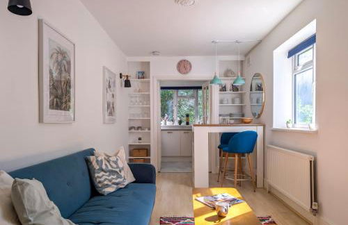 Comfy & Convenient 1-Bed Flat in Quiet Maida Vale - Photo 3
