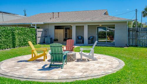Dog Friendly Home wPrivate Fenced Yard, Garage & Fire Pit STEPS to the Beach! - Foto 5, Garden