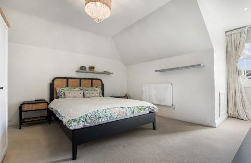 6BR House with Butler, Sauna & Hot Tub in Glasgow - Photo 6