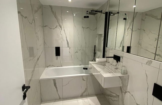 Lovely 2 Bedroom Flat with Parking - Photo 6