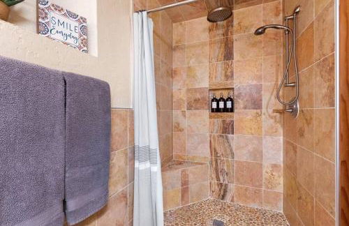 The Hummingbird House, Sauna & Mountain Views! - Foto 49