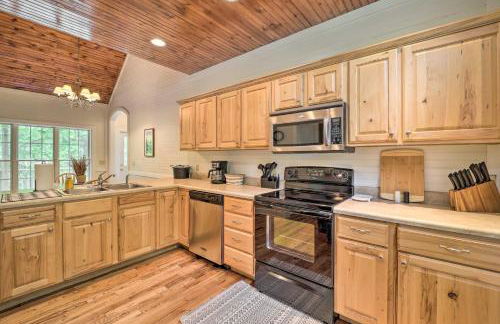 Pond On-Site! Dog-Friendly Blue Ridge Mtn Retreat - Foto 8