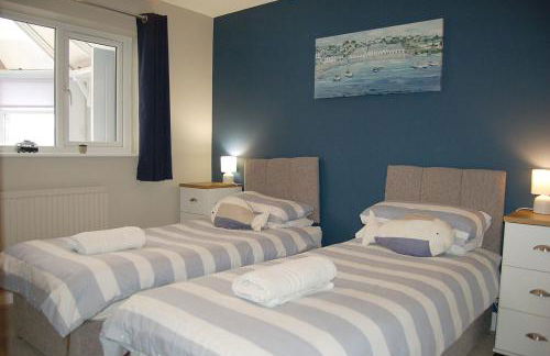 Sound of the Sea, beach front Bungalow with hot tub, in Tywyn - Foto 43