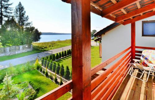 Lakeside holiday home, private garden - Photo 17