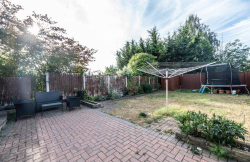 4 Bedroom Family Home In South East London - Photo 32