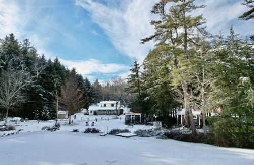 91WR Lake vibes and views at this waterfront home in the White Mountains - Foto 53