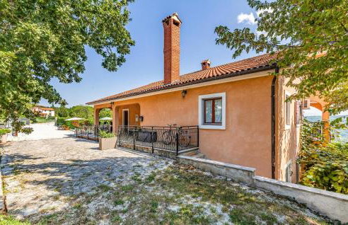 Lovely Home In Tinjan - Photo 14