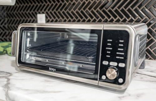 Stylish Luxury Suite: Hot Tub, Mini Golf, MT-Views - Apartment - Foto 20