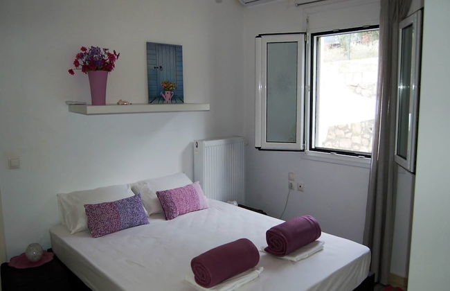 Enticing Villa in Loutra with Private Pool & Garden near Beach - Photo 4