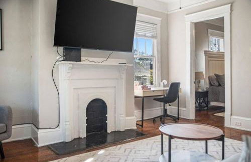 Old Dauphin Way Historic Home - Unit 2 - Photo 4