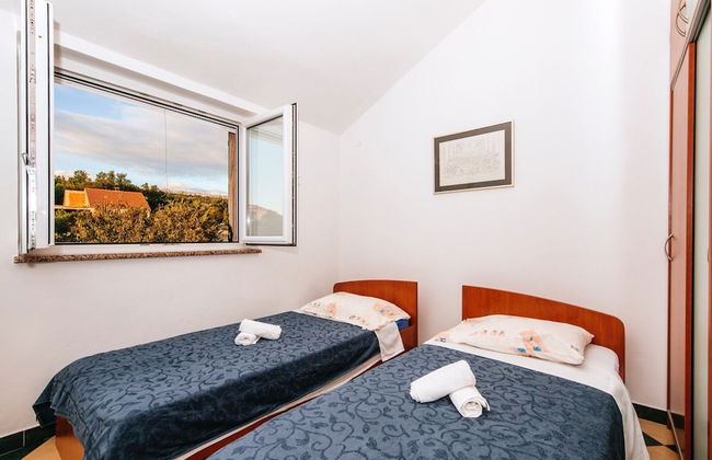 Holiday Home in Jasenice With Garden - Foto 8