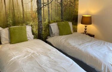 Stylish 3 Bedroom House Only 5 Mins From M6/m58 - Foto 17