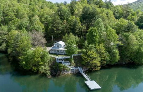Secluded Lakefront Cabin with Private Dock on Lake Nantahala, Topton, North Carolina - Foto 15