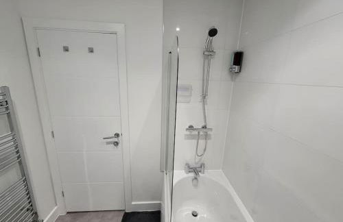 New build home with WI-FI, Smart TV, dedicated office floor, large terrace and Free parking - Foto 28