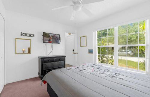 Upstay - Games & Private Pool Family Home - Photo 24