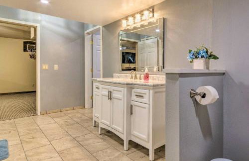 Deck and Fire Pit Lakefront Hideaway in Scranton! - Foto 16