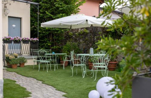 Maji Como Lake - Lake Como Historic Villa Apartments with Pool & Parking, 100m from Ferry & train - Foto 41