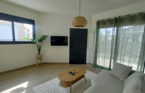 Maison cosy et élégante -Tram A et E 300 m, - Bordeaux 15 min - Foto 7