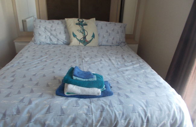 3 Bed Caravan - Sleeps 8 - Wifi - Parking - Foto 3