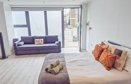 Promo Rate - Comfy Islington Studio Flat near Upper Street, Highbury & Angel Station with FREE WiFi by NourNest Apartments - Foto 21