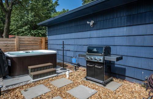 Modern Luxe 3B2B - Hot Tub - Game Room - EV Charger - Walk to Downtown LS - Foto 45