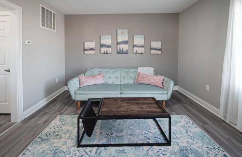 Delightful airy remodeled 1 1 Elsas - Photo 1