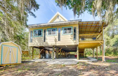 Walk to Lake George Quiet Nature Escape with Deck - Foto 27